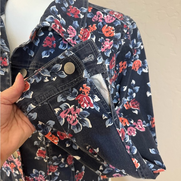 Classic Jean Jacket Navy Denim Blue w Floral Design NWOT Size Large/ 12 - Picture 7 of 8